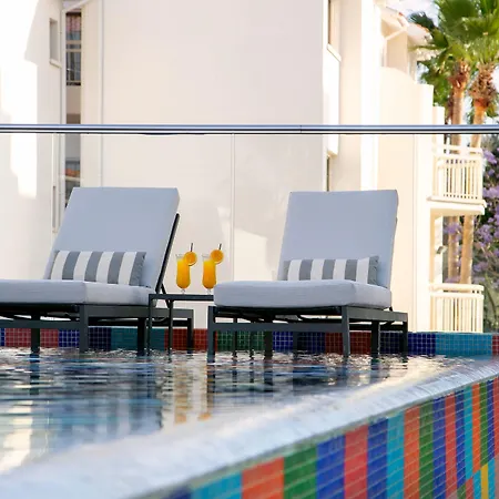 King Jason - Designed For Adults By Louis Hotel 4*