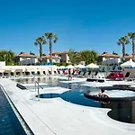 King Jason - Designed For Adults By Louis Hotel