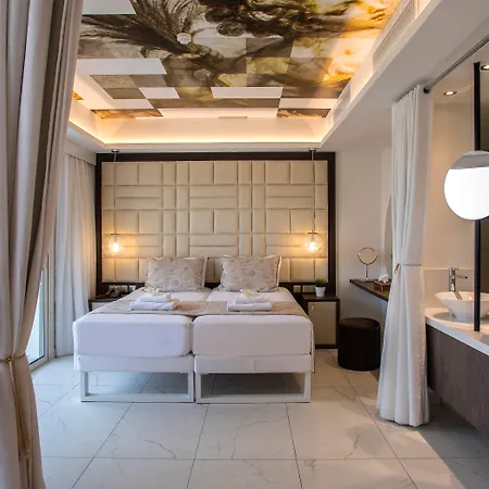 King Jason - Designed For Adults By Louis Hotel 4*