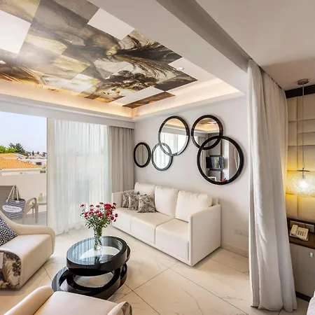 King Jason - Designed For Adults By Louis Hotel 4*