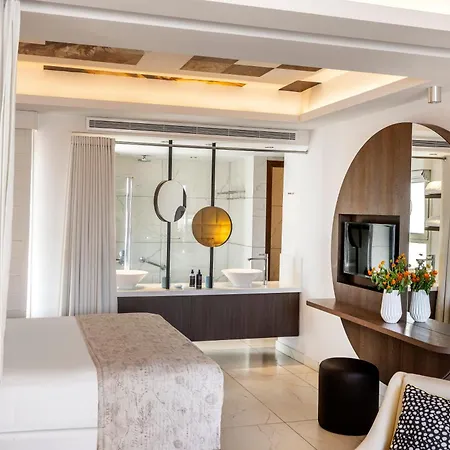 King Jason - Designed For Adults By Louis Hotel