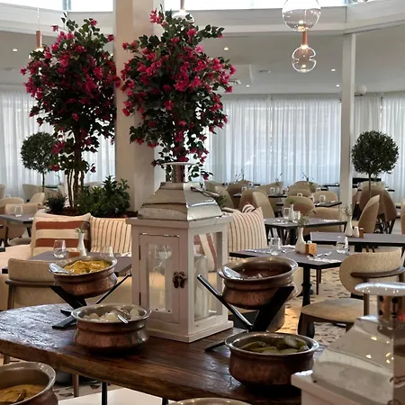King Jason - Designed For Adults By Louis Hotel Pafos