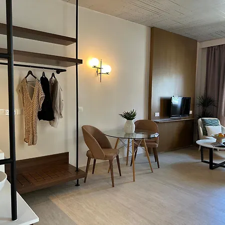 King Jason - Designed For Adults By Louis Hotel