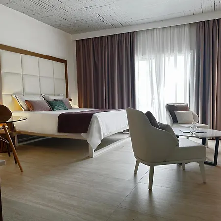 King Jason - Designed For Adults By Louis Hotel