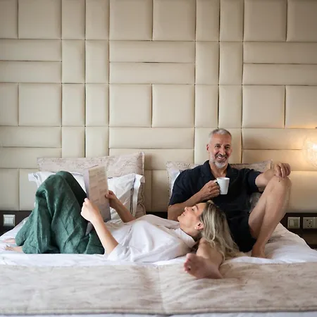 King Jason - Designed For Adults By Louis Hotel 4*