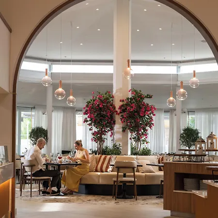 King Jason - Designed For Adults By Louis Hotel