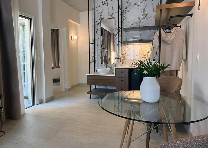 King Jason - Designed For Adults By Louis Hotel 4*