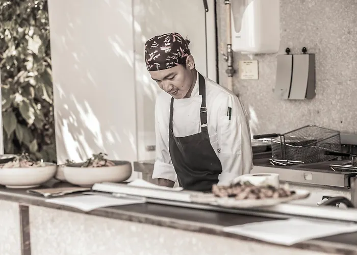 King Jason - Designed For Adults By Louis 4*