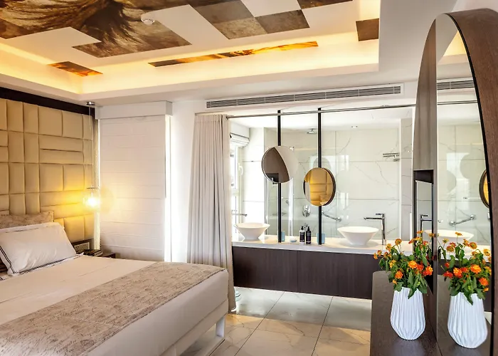 King Jason - Designed For Adults By Louis 4*