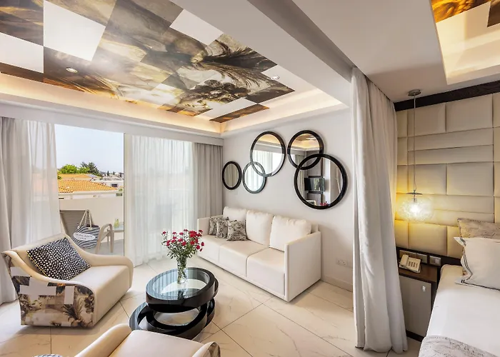 King Jason - Designed For Adults By Louis Hotel Paphos