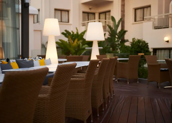 Hotel King Jason - Designed For Adults By Louis Paphos