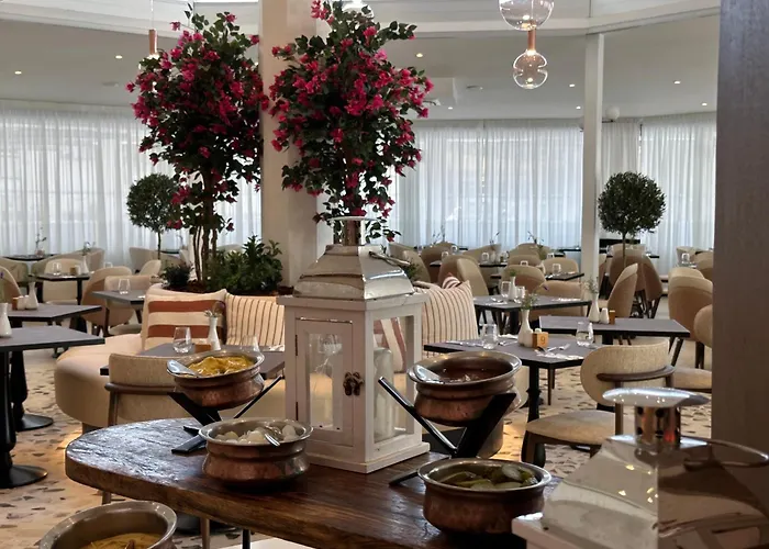 King Jason - Designed For Adults By Louis Hotel Paphos