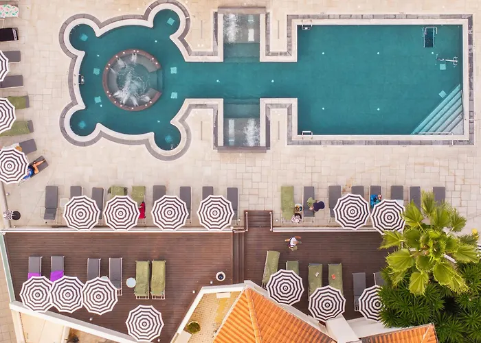 King Jason - Designed For Adults By Louis 4*