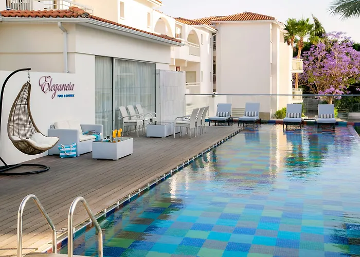 King Jason - Designed For Adults By Louis Hotel 4*