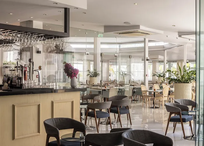 Hotel King Jason - Designed For Adults By Louis 4*