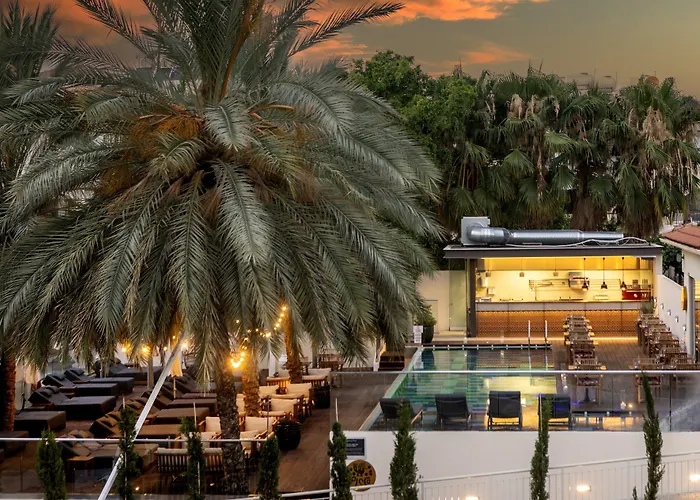 King Jason - Designed For Adults By Louis Hotel