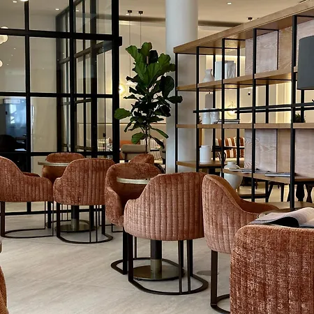 King Jason - Designed For Adults By Louis Hotel 4*